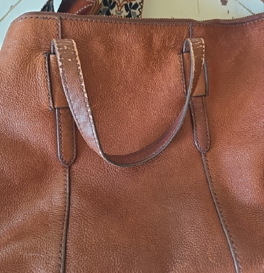 Fossil Chestnut Brown Leather Tote with Patterned Shoulder Strap - Picture 4 of 5